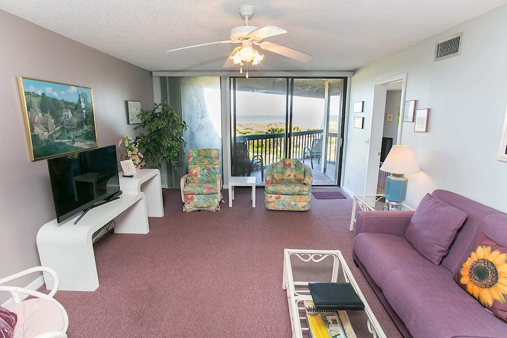 Oceanfront Luxury: 2BR Condo, St. Augustine