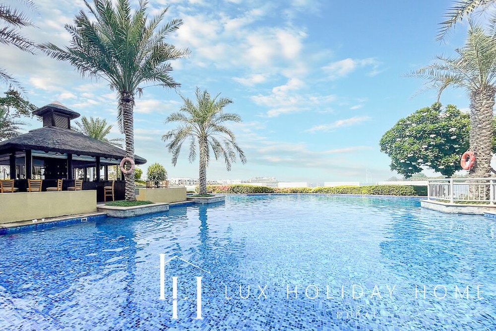 LUX The Shoreline Palm Island Penthouse