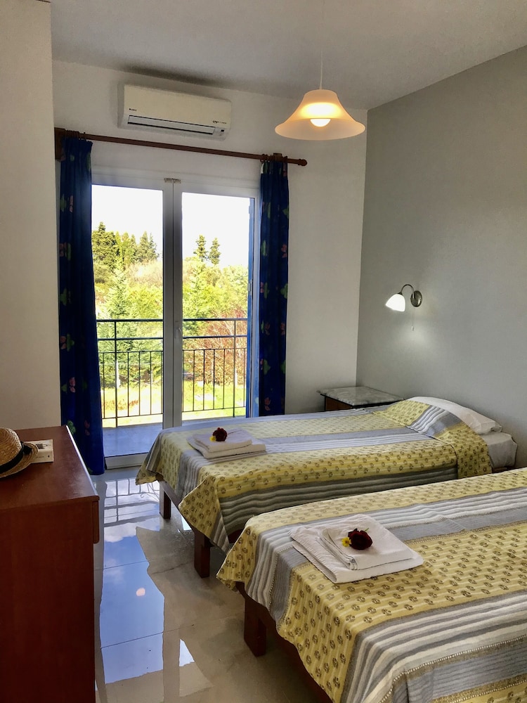 Banos apartments and swimming  pool photo 4