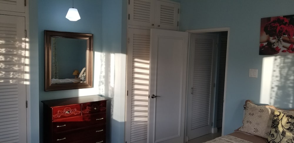 Oceanic View Apartment at Fern Court — photo 3