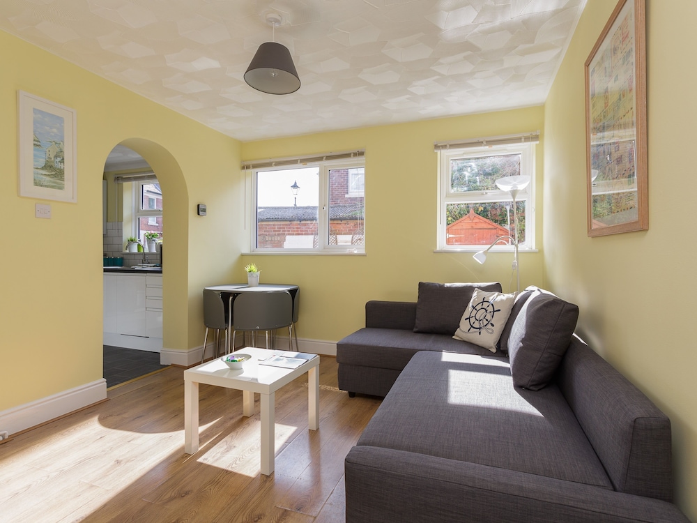Lowcay Apartments