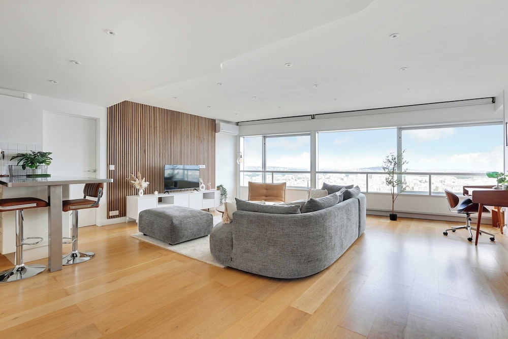 Exceptional View of Paris With A/C - 2bd/4p