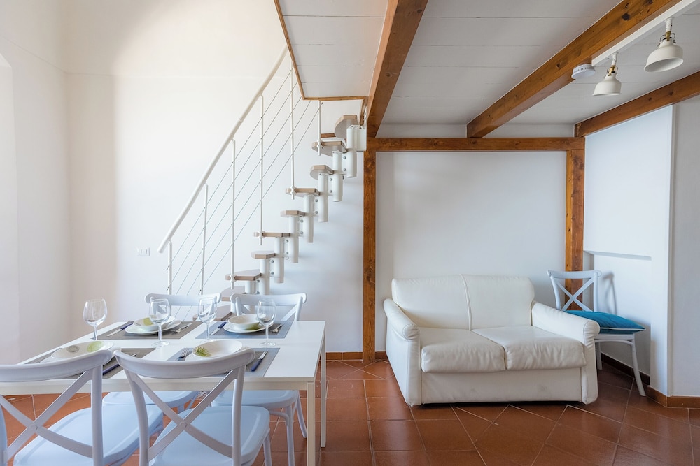 DIPINTO APARTMENTS