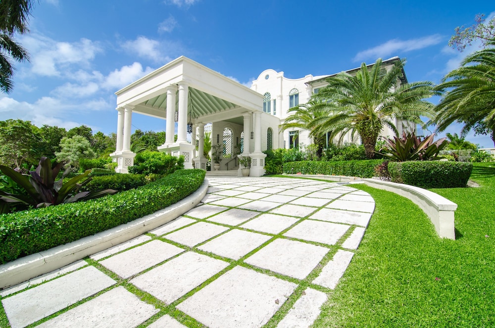 Villa B by the Sea in Nassau