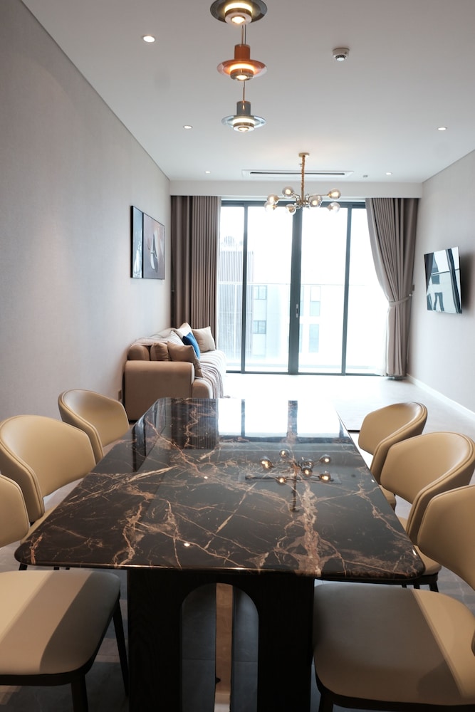 Metropole The Crest Thu Thiem Apartment