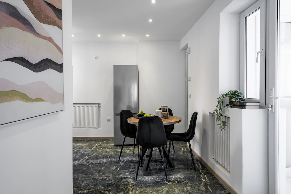 Grand 3BR Near Athenaeum Calea Victoriei