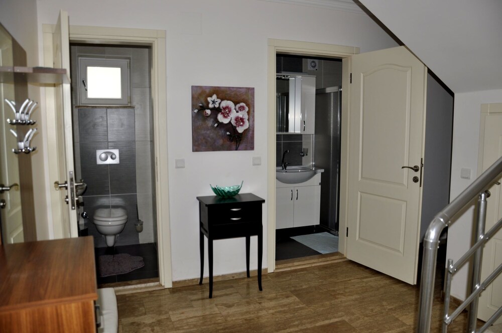 Photo 9