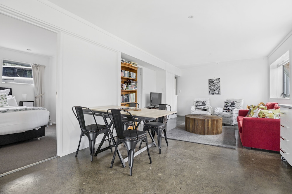 Bright 3-Bedroom Unit - WiFi & Parking view 5