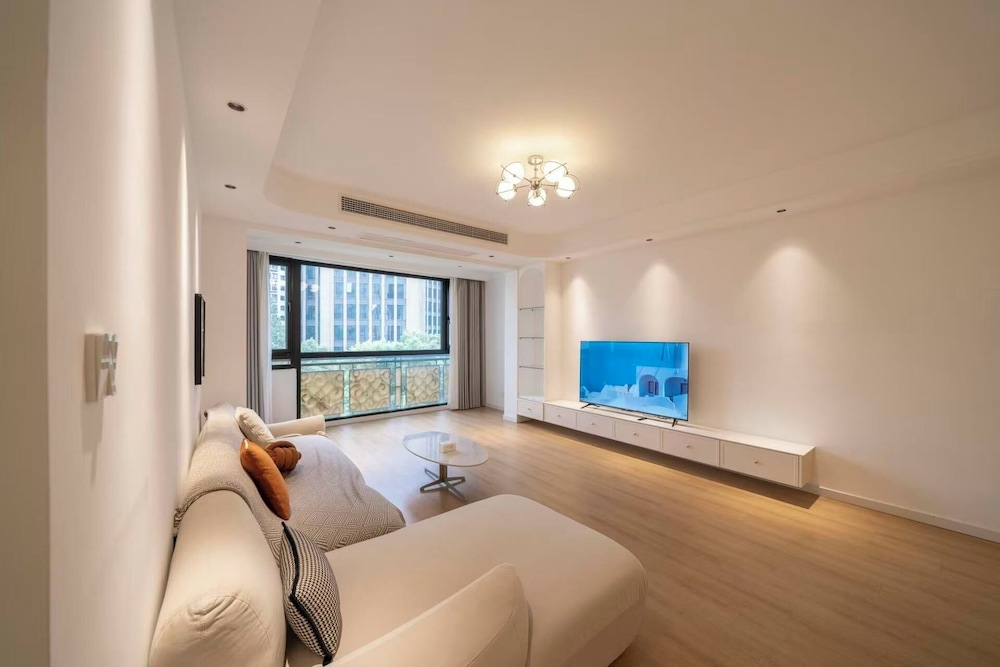 Book and Bed - Xujiahui