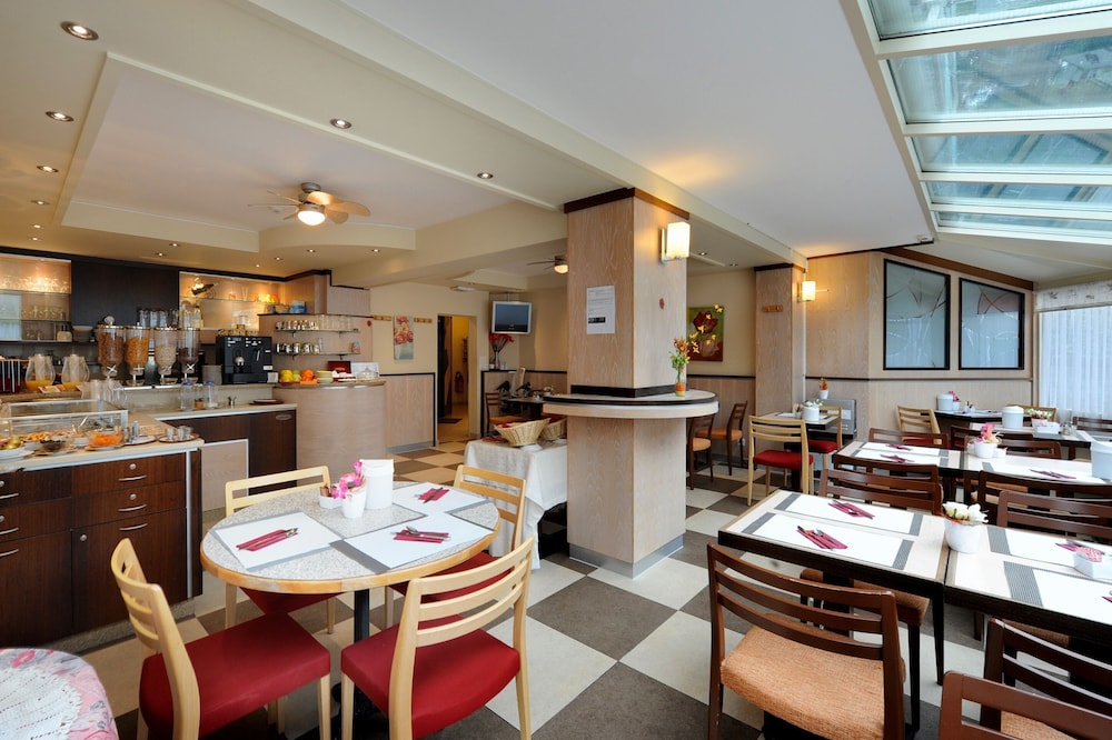 Montreux Vacations - Hotel Bon Port - Property Image 9