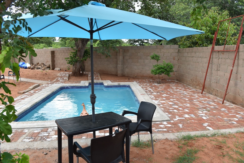 Lulu Guest Lodge