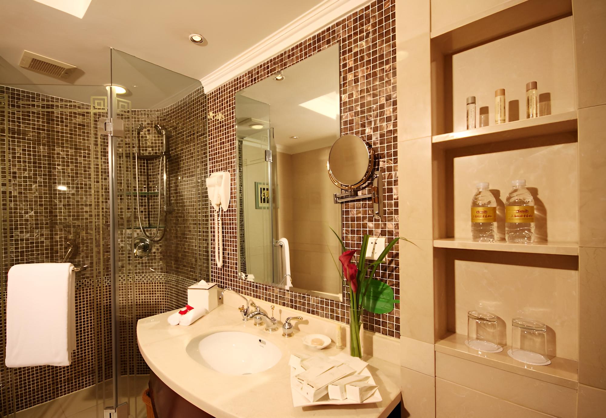 Oriental Riverside Hotel