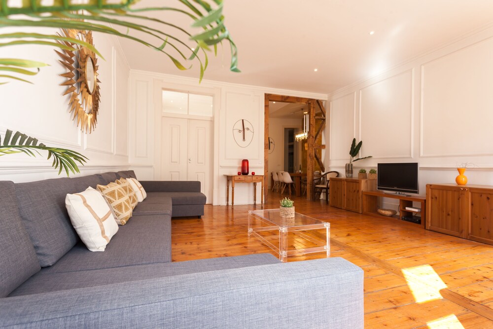 Tejo Vintage Three-Bedroom Apartment - by LU Holidays
