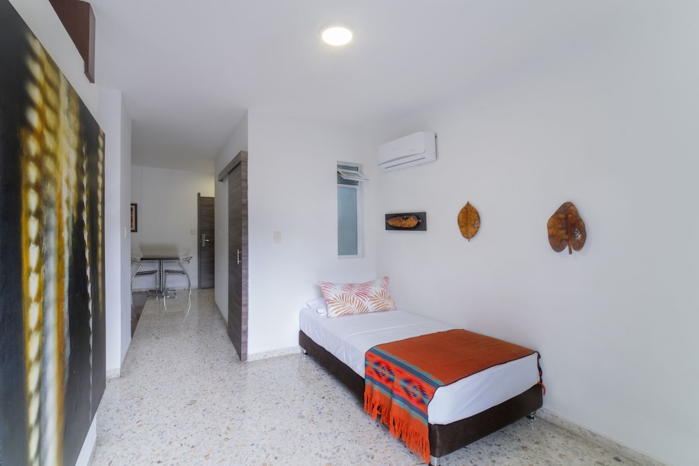 Santa Monica Alta Hotel Boutique - Hostel