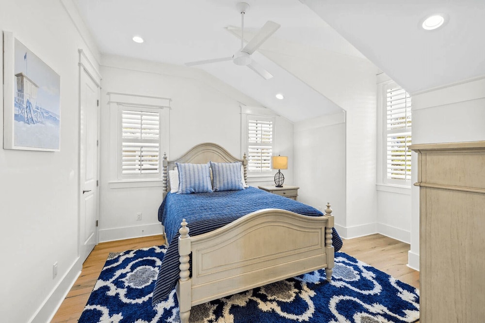 30A Aqua Vista by Avantstay Golf Cart Included, Pool Acess, Walk to Beach