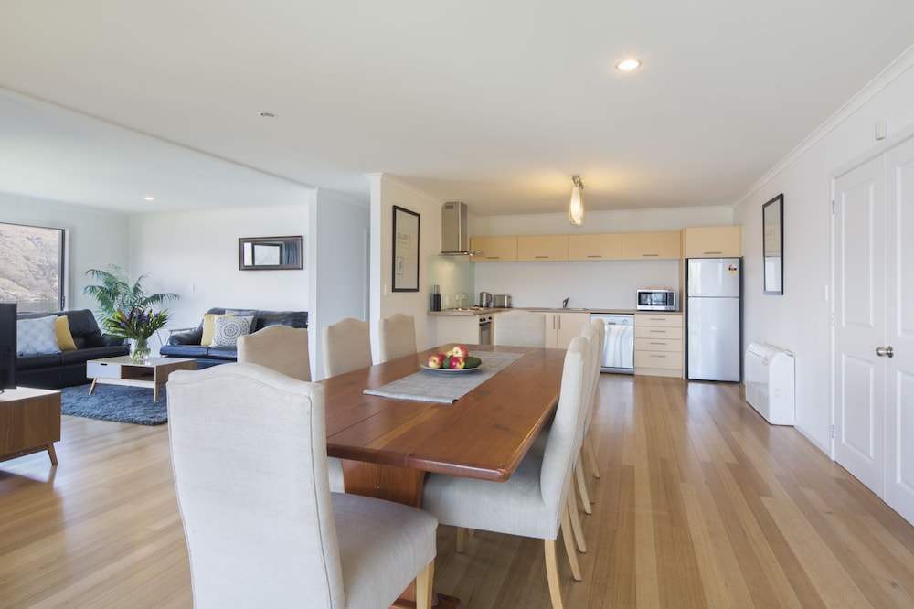 Unit B - Aspen Villa view 4
