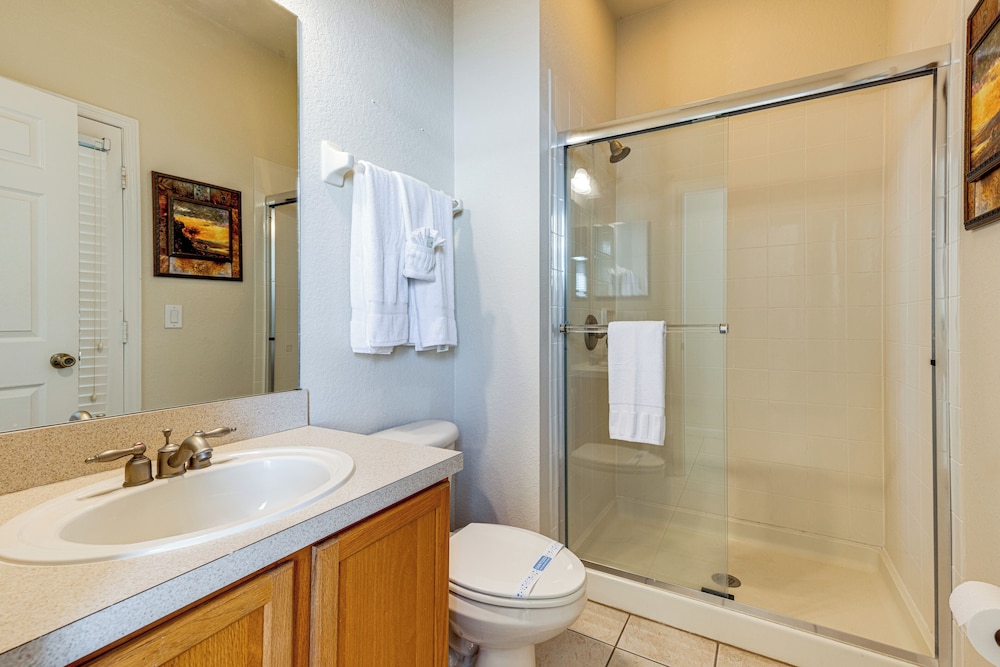Resort Retreat w/ Outdoor Oasis: 13 Mi to Disney!