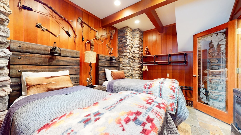 Timbers #10 4 Bedrooms Townhouse by RedAwning view 4