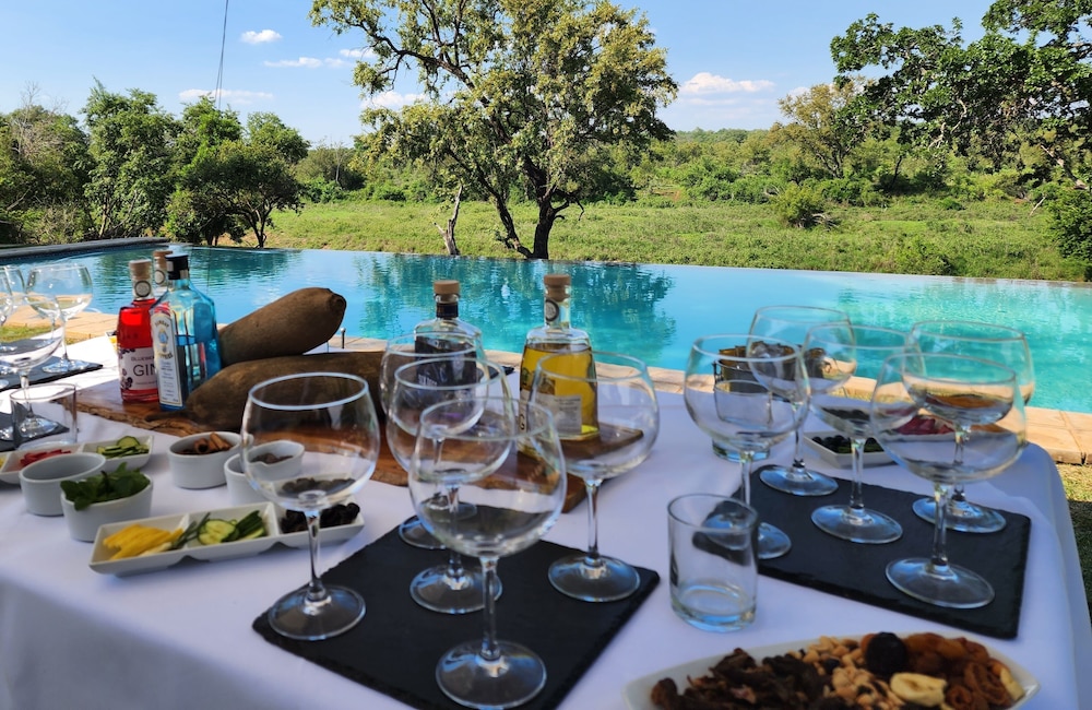Karongwe - River Safari Lodge