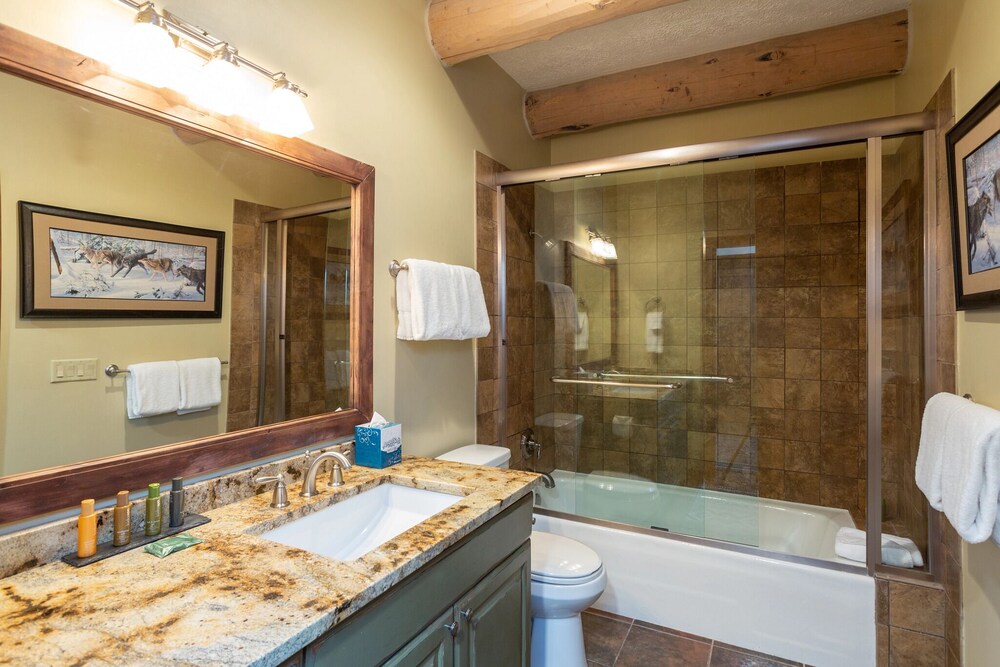 Pine Inn at Trail's End Lodge - Three Bedroom Residence with Den and Spa #5 3 Condo