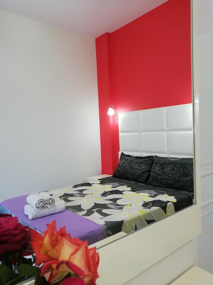 Spiros rooms