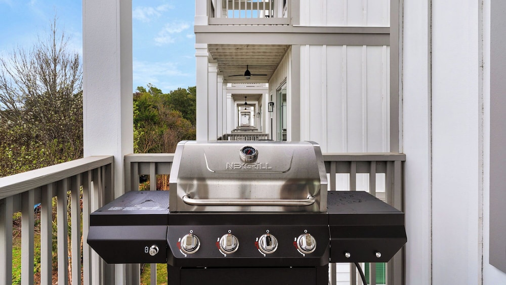 Inlet Beach Retreat With Rooftop Views, 4 Bikes + Free Attraction Tickets!