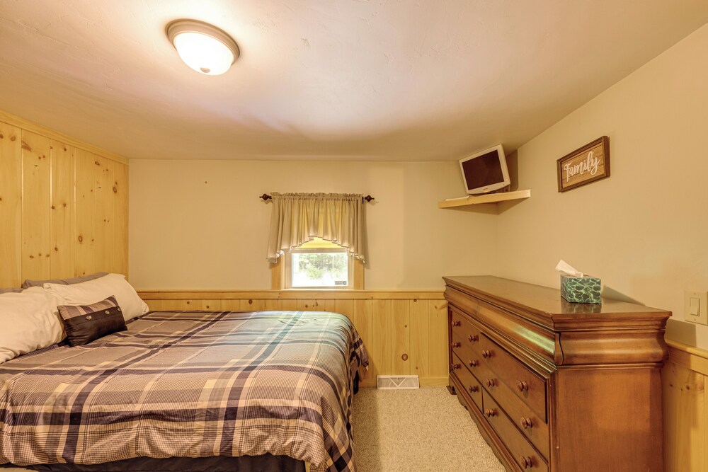 Home w/ Outdoor Entertainment Area in Ashland!
