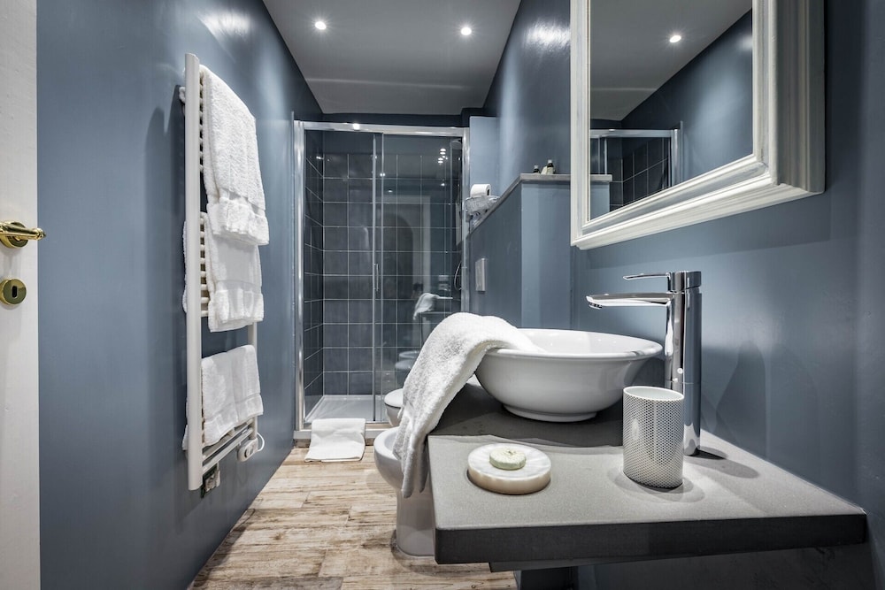 Arno Apartment A by Mmega