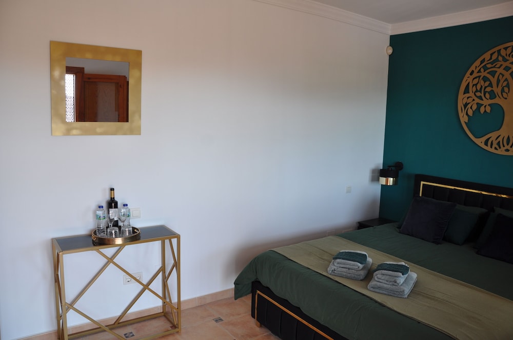 Villa El Dorado B&B and Wellness