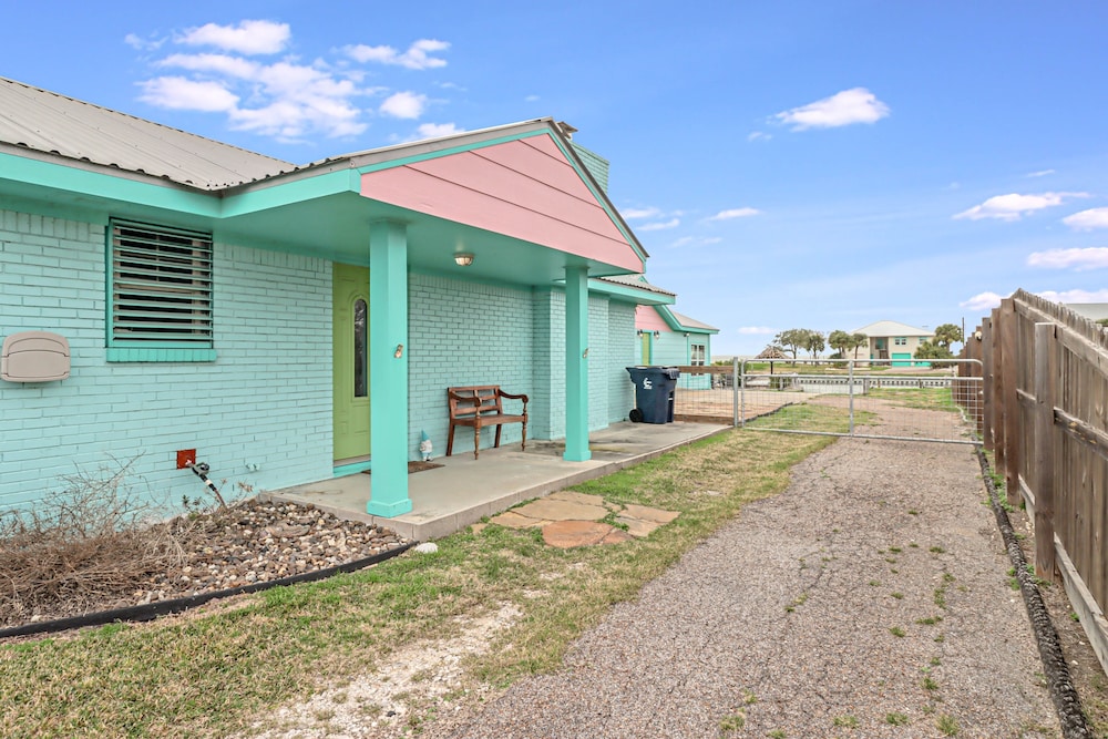 The Crabhouse Rp462 3 Bedroom Home by RedAwning view 5