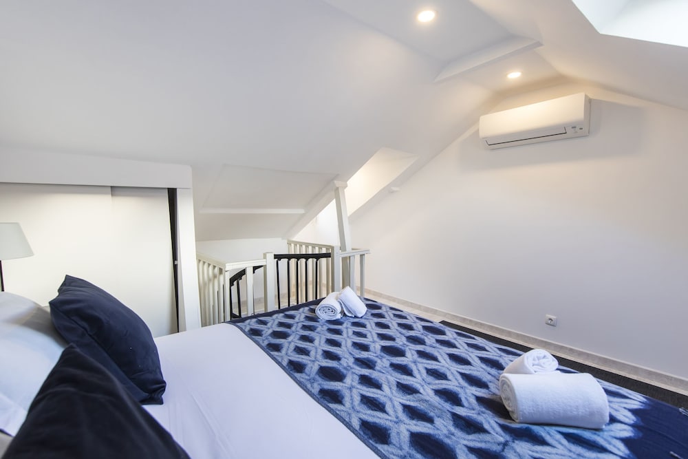 Traditional Duplex in Principe Real view 3