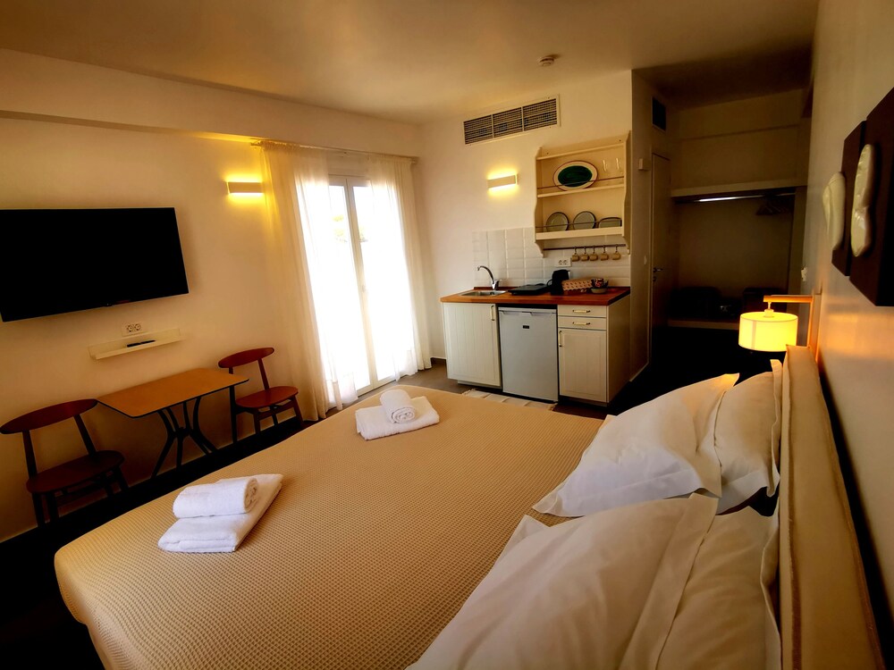 Kallisto Rooms view 3