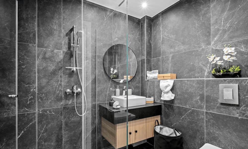 Lazuli Hermes Apartments