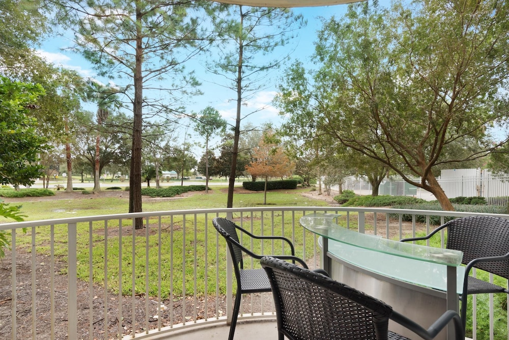 Palms Resort #2106 Jr. 2BR