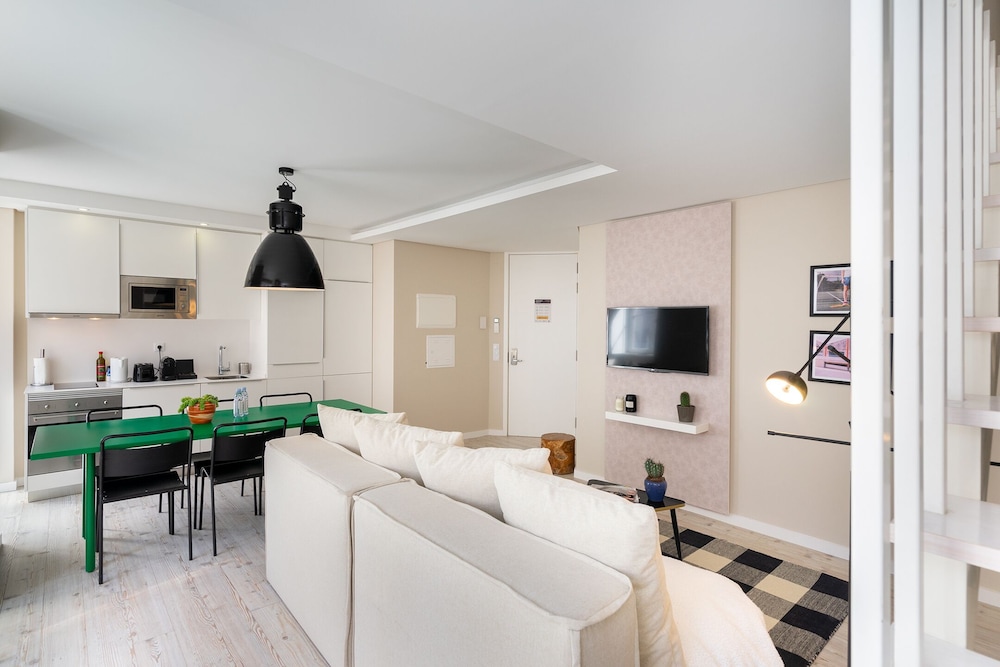 STAY&CO Lisbon Rossio view 3