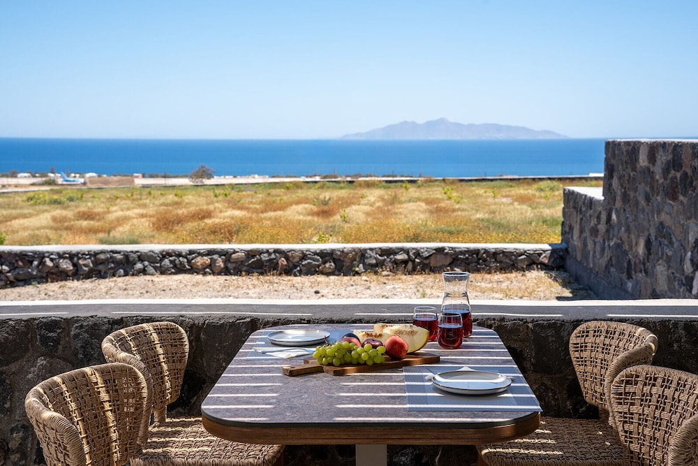 Platies Luxury Apartments Santorini