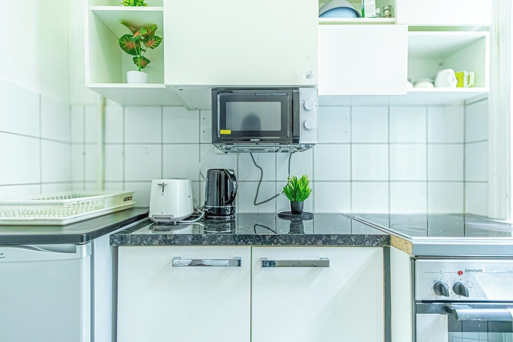 Modern 2BR Apt Longstay Sleeps 5