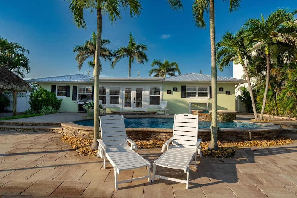 High Tide Hideaway