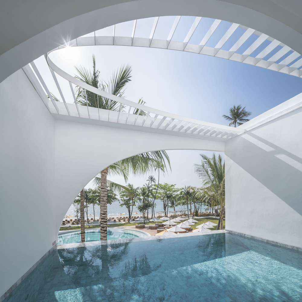 SALA Samui Chaweng Beach Resort