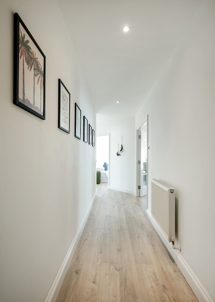 Lords Living -3 bed in Regents Park With Terrace