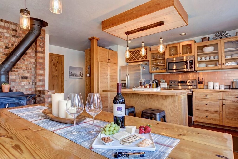 Summit County Vacations - Mountain View Home Near Breck Vail 4 Seasons Room Rooftop Deck Hot Tub - Property Image 26