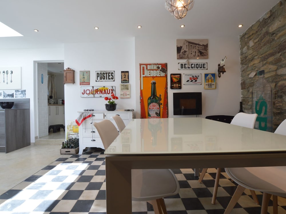 Stylish Stay Near Forest