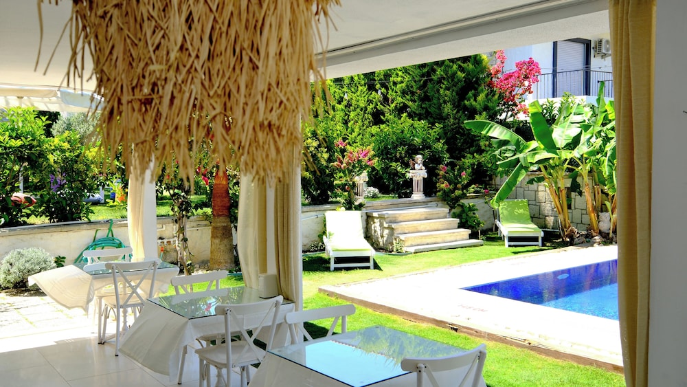 Lavinia Garden Alaçatı - Image 70