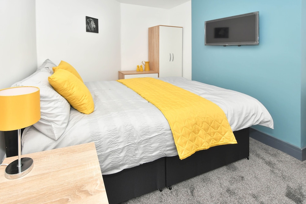 Townhouse @ Eastwood Place Stoke view 2
