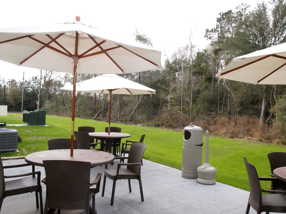 Cobblestone Inn & Suites - Vinton