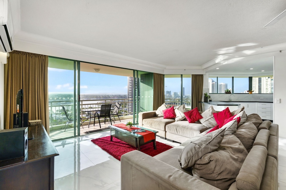 Crown Towers Resort Private Apartments