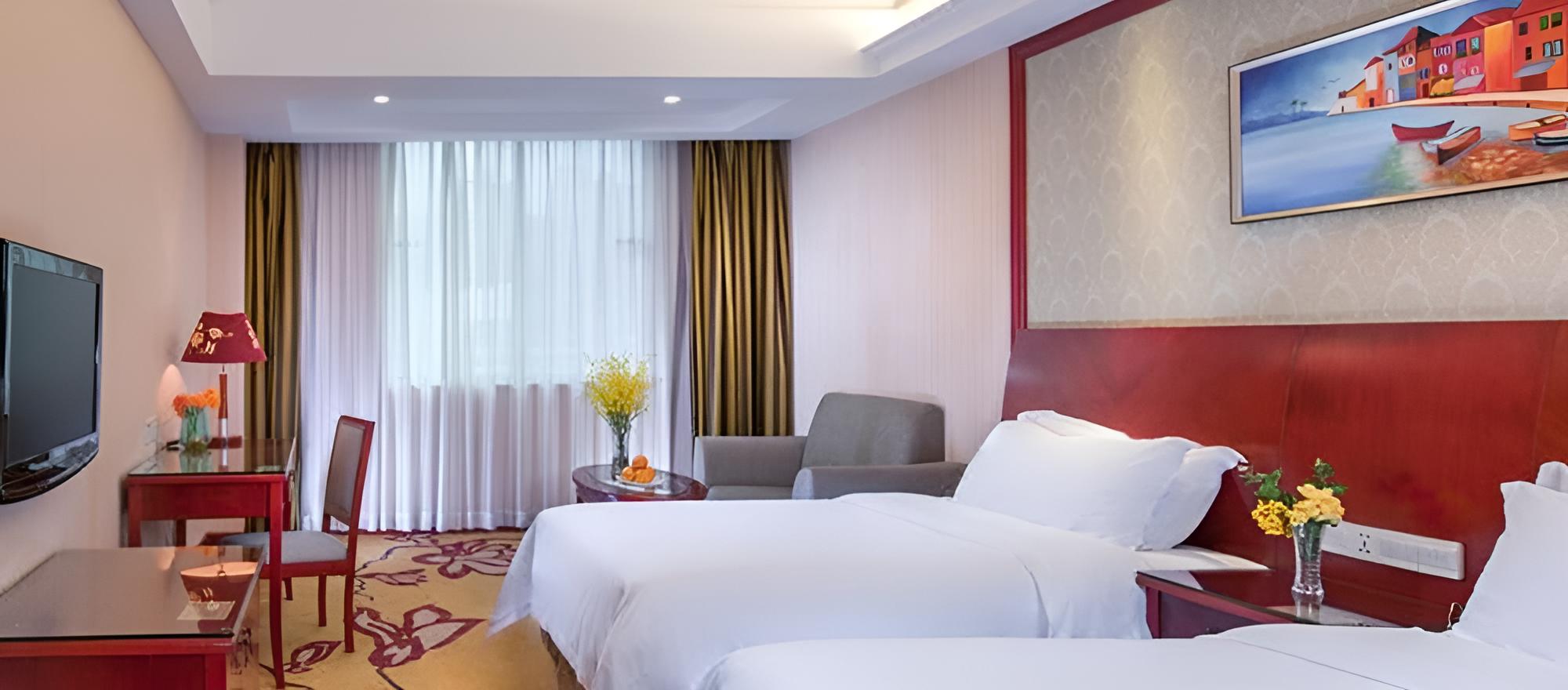 Vienna Hotel Shenzhen Bao'an Fanshen Metro Station view 2