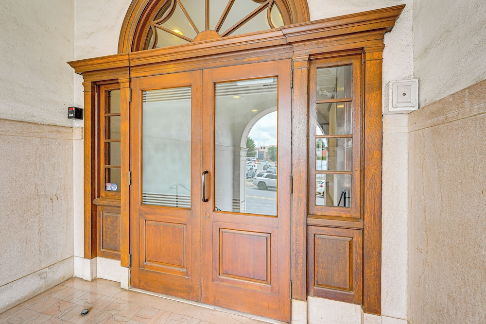 Charming Apartment in Downtown Winston-salem! view 4