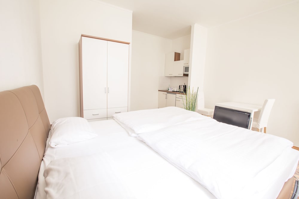 Vienna Vacations - Grand Central Apartments - Property Image 8