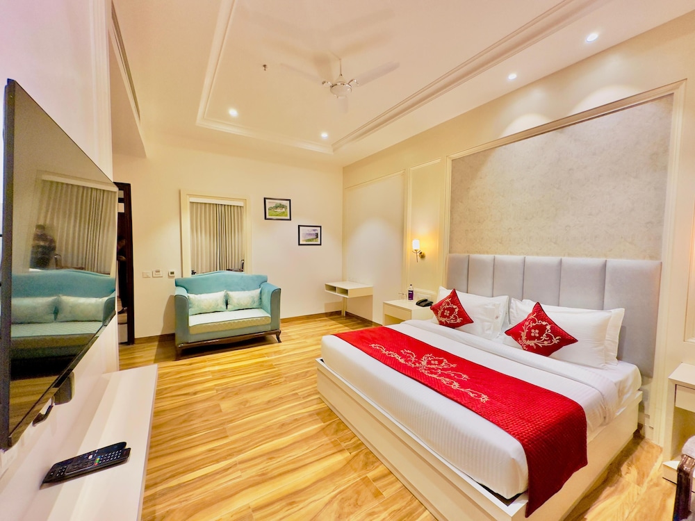 HOTEL SUKH FARM